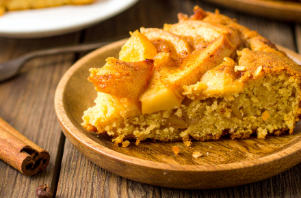 Apple Cinnamon Polenta Upside – Down Cake