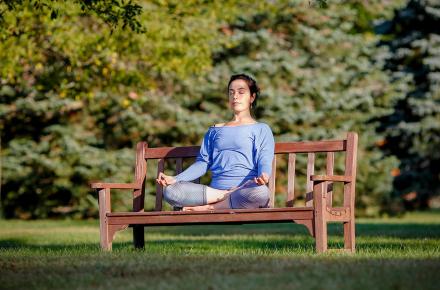KripaluModels-132_easymindfulness_hero.jpg