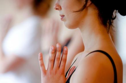 Yoga%20Therapy%20for%20Healthcare_Hero_1900x831_2.jpg