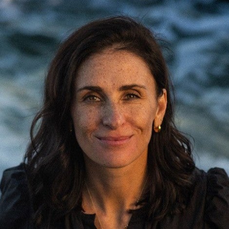 Laura McKowen Laure McKowen headshot