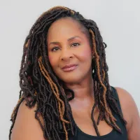 Dianne Bondy headshot