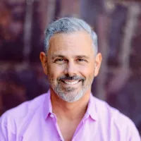 Scott Simon headshot