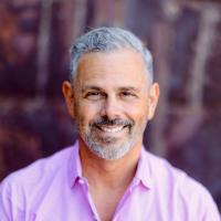 Scott Simon headshot