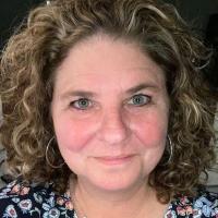 Carolyn Sheehan headshot