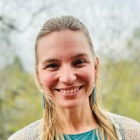 Carrie &quot;Lumi&quot; Schewe headshot