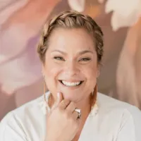 Shannon Kaiser headshot