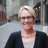 Dorothy Cochrane headshot