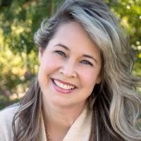 Renée Peterson Trudeau headshot