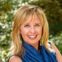 Kristi Sullivan headshot