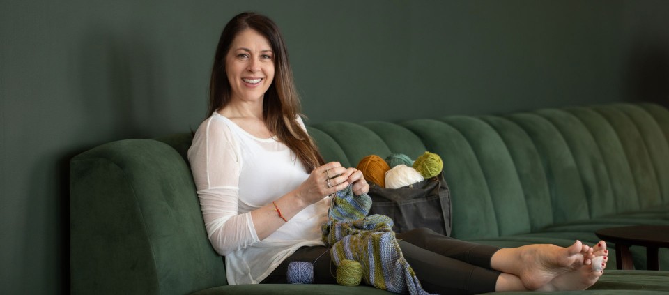 Michelle Dalbec knitting
