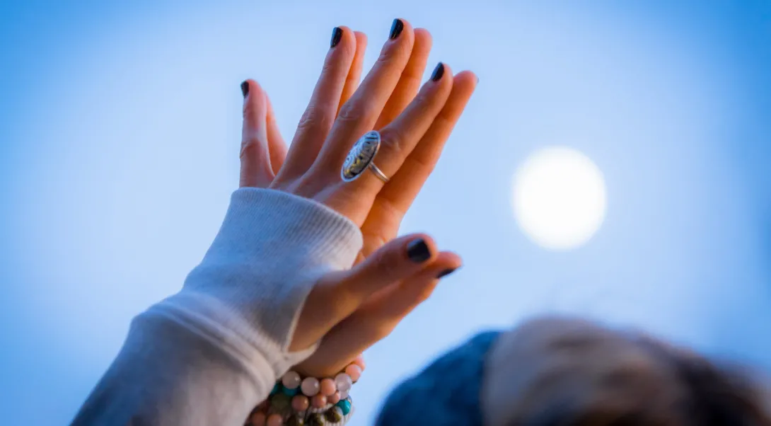 hands
