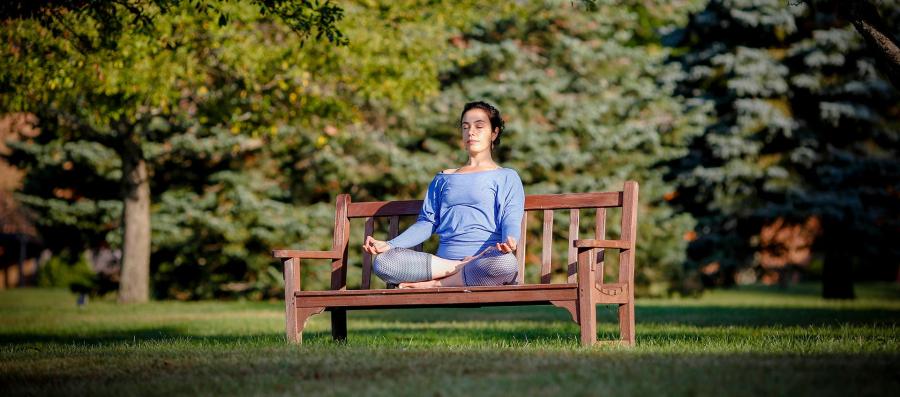 KripaluModels-132_easymindfulness_hero.jpg