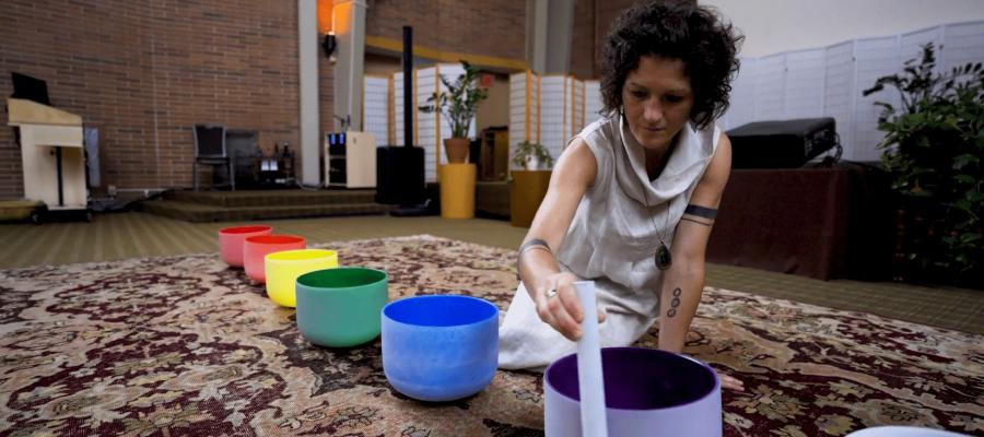 Jess Frey practicing sound healing