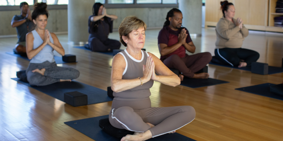 Kripalu_0529_yoga_therapy_hero
