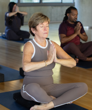 Kripalu_0529_yoga_therapy_hero